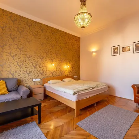 Hidden Gem Next Synagouge - B Budapest